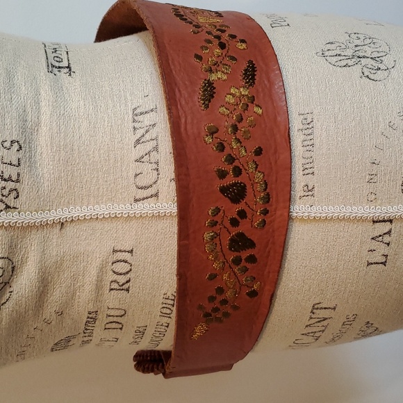 Abercrombie & Fitch leather belt - Picture 2 of 13